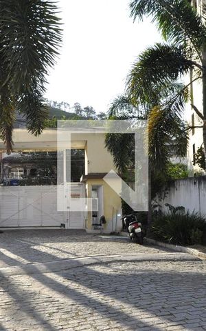 Casa de condomínio à venda com 144m², 2 quartos e 3 vagasVista da Rua