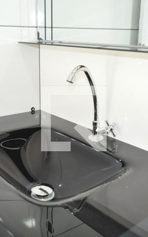 Casa de condomínio à venda com 144m², 2 quartos e 3 vagasBanheiro do Quarto 1