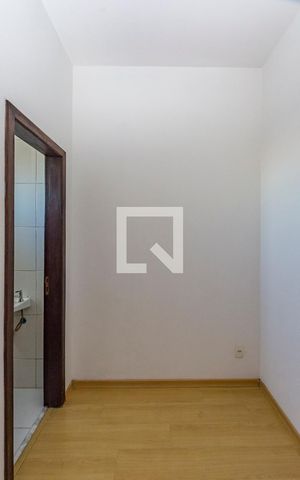 Apartamento à venda com 120m², 3 quartos e 4 vagas Apartamento à venda com 120m², 3 quartos e 4 vagasQuarto de Serviço