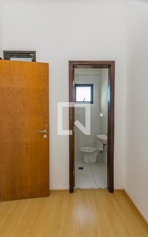 Apartamento à venda com 120m², 3 quartos e 4 vagas Apartamento à venda com 120m², 3 quartos e 4 vagasQuarto de Serviço