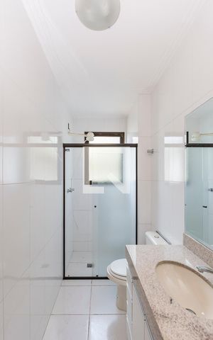 Apartamento à venda com 120m², 3 quartos e 4 vagas Apartamento à venda com 120m², 3 quartos e 4 vagasBanheiro Social