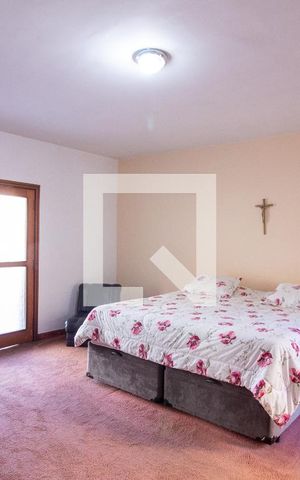Casa à venda com 430m², 4 quartos e 4 vagasSuíte Master