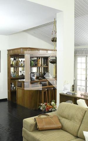 Casa de condomínio para alugar com 430m², 4 quartos e 3 vagasSala