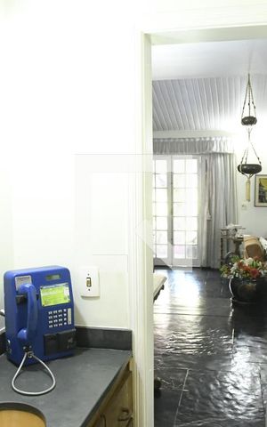 Casa de condomínio para alugar com 430m², 4 quartos e 3 vagasLavabo