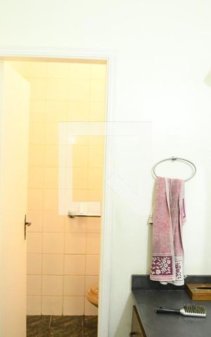 Casa de condomínio para alugar com 430m², 4 quartos e 3 vagasLavabo
