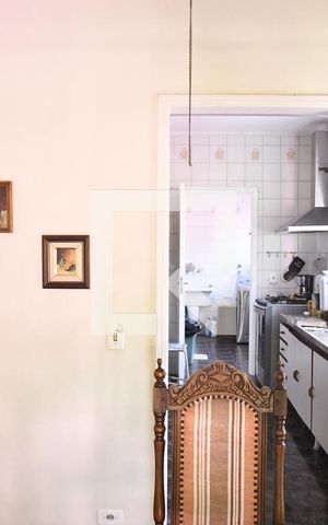Casa de condomínio para alugar com 430m², 4 quartos e 3 vagasCopa