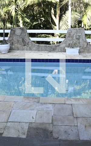 Casa de condomínio para alugar com 430m², 4 quartos e 3 vagasPiscina