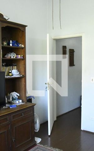 Casa de condomínio para alugar com 430m², 4 quartos e 3 vagasQuarto