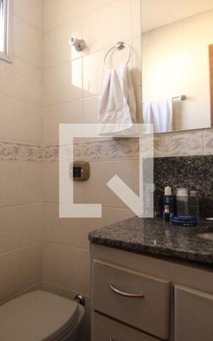 Apartamento à venda com 130m², 3 quartos e 2 vagasBanheiro 