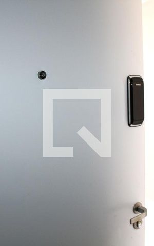 Apartamento à venda com 44m², 2 quartos e sem vagaPorta de entrada / Fechadura Digital