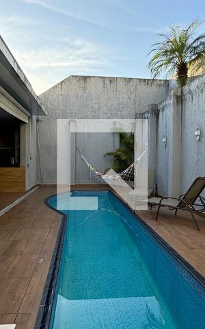 Casa de condomínio à venda com 260m², 3 quartos e 2 vagasPiscina