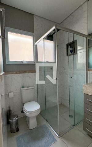Casa de condomínio à venda com 260m², 3 quartos e 2 vagasBanheiro da Suíte 2