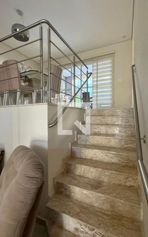 Casa de condomínio à venda com 260m², 3 quartos e 2 vagasSala