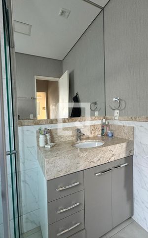 Casa de condomínio à venda com 260m², 3 quartos e 2 vagasBanheiro da Suíte 2