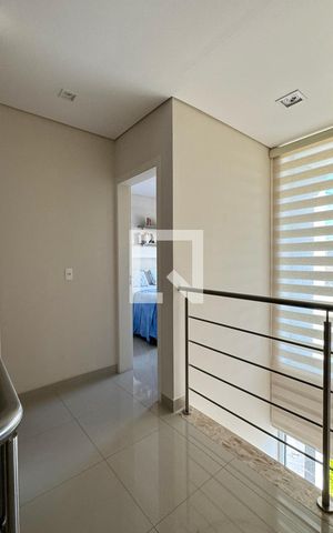 Casa de condomínio à venda com 260m², 3 quartos e 2 vagasHall
