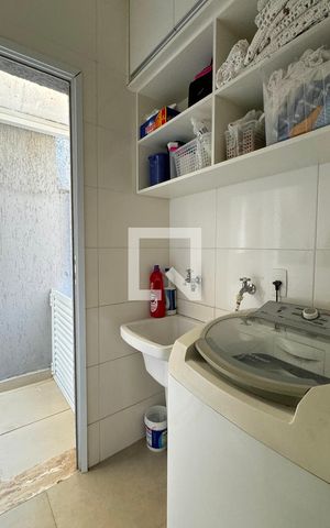 Casa de condomínio à venda com 260m², 3 quartos e 2 vagasÁrea de Serviço