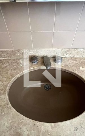 Casa à venda com 350m², 4 quartos e 4 vagas Casa à venda com 350m², 4 quartos e 4 vagasBanheiro da Suíte 1