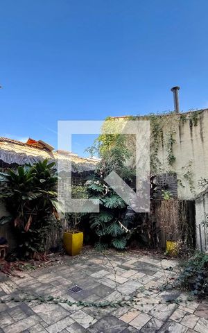Casa à venda com 350m², 4 quartos e 4 vagas Casa à venda com 350m², 4 quartos e 4 vagasQuintal