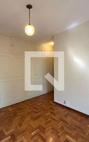 Casa à venda com 350m², 4 quartos e 4 vagas Casa à venda com 350m², 4 quartos e 4 vagasSuite 1