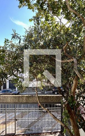 Casa à venda com 350m², 4 quartos e 4 vagas Casa à venda com 350m², 4 quartos e 4 vagasVista da Suíte 1