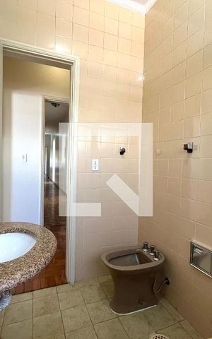 Casa à venda com 350m², 4 quartos e 4 vagas Casa à venda com 350m², 4 quartos e 4 vagasBanheiro da Suíte 2