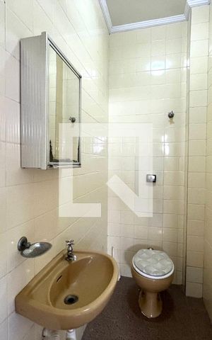 Casa à venda com 350m², 4 quartos e 4 vagas Casa à venda com 350m², 4 quartos e 4 vagasBanheiro de serviço