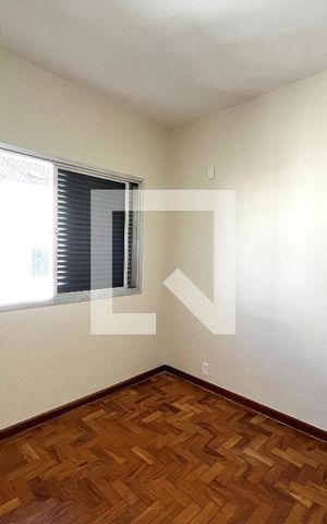 Casa à venda com 350m², 4 quartos e 4 vagas Casa à venda com 350m², 4 quartos e 4 vagasQuarto 3