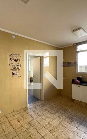 Casa à venda com 350m², 4 quartos e 4 vagas Casa à venda com 350m², 4 quartos e 4 vagasCozinha