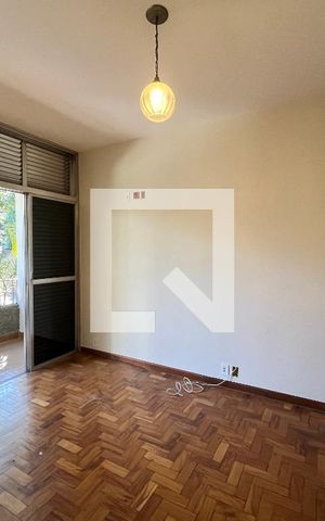 Casa à venda com 350m², 4 quartos e 4 vagas Casa à venda com 350m², 4 quartos e 4 vagasSuite 1