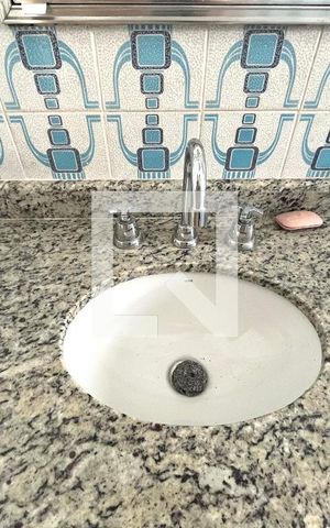Casa à venda com 350m², 4 quartos e 4 vagas Casa à venda com 350m², 4 quartos e 4 vagasBanheiro Corredor
