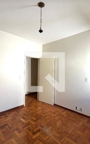 Casa à venda com 350m², 4 quartos e 4 vagas Casa à venda com 350m², 4 quartos e 4 vagasQuarto 4