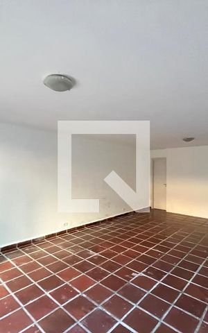 Casa à venda com 350m², 4 quartos e 4 vagas Casa à venda com 350m², 4 quartos e 4 vagasSalão