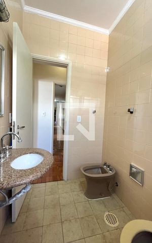 Casa à venda com 350m², 4 quartos e 4 vagas Casa à venda com 350m², 4 quartos e 4 vagasBanheiro da Suíte 2