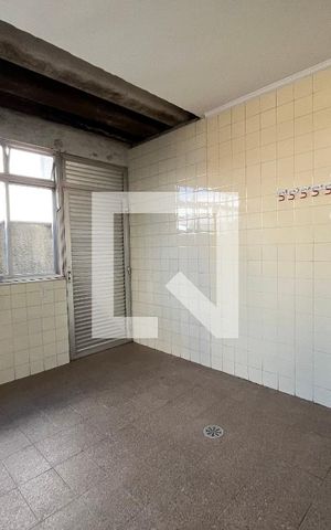 Casa à venda com 350m², 4 quartos e 4 vagas Casa à venda com 350m², 4 quartos e 4 vagasÁrea de Serviço