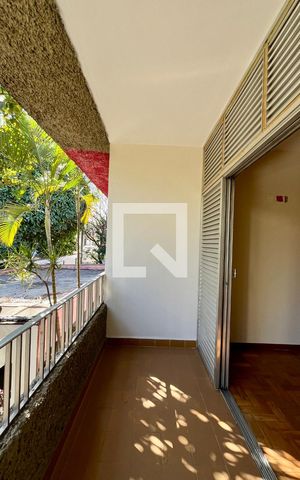 Casa à venda com 350m², 4 quartos e 4 vagas Casa à venda com 350m², 4 quartos e 4 vagasVaranda da Suíte 1