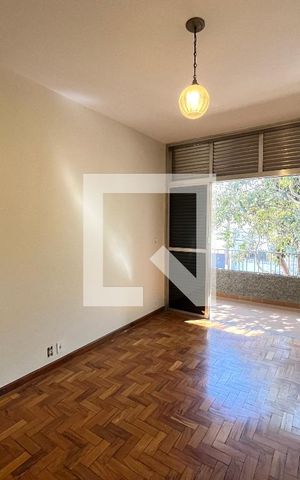 Casa à venda com 350m², 4 quartos e 4 vagas Casa à venda com 350m², 4 quartos e 4 vagasSuite 1