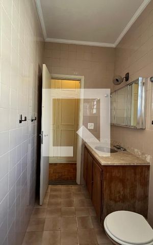 Casa à venda com 350m², 4 quartos e 4 vagas Casa à venda com 350m², 4 quartos e 4 vagasBanheiro da Suíte 1