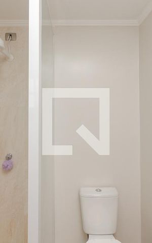Casa à venda com 220m², 4 quartos e 1 vaga Casa à venda com 220m², 4 quartos e 1 vagaBanheiro da Suíte Externa