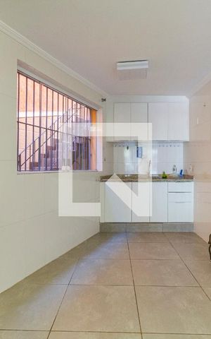 Casa para alugar com 120m², 2 quartos e 2 vagasCozinha