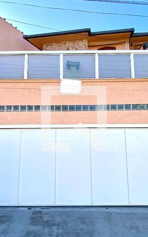 Casa para alugar com 120m², 2 quartos e 2 vagasFachada