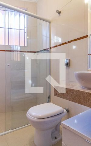 Casa para alugar com 120m², 2 quartos e 2 vagasBanheiro
