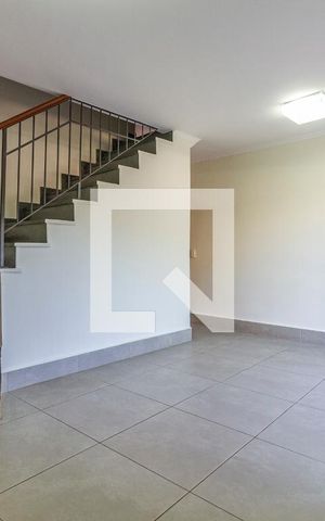 Casa para alugar com 120m², 2 quartos e 2 vagasSala