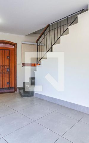 Casa para alugar com 120m², 2 quartos e 2 vagasSala