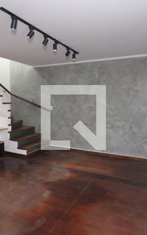 Casa para alugar com 240m², 3 quartos e 3 vagasSala de TV