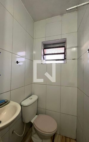 Casa para alugar com 21m², 1 quarto e sem vaga Casa para alugar com 21m², 1 quarto e sem vagaBanheiro