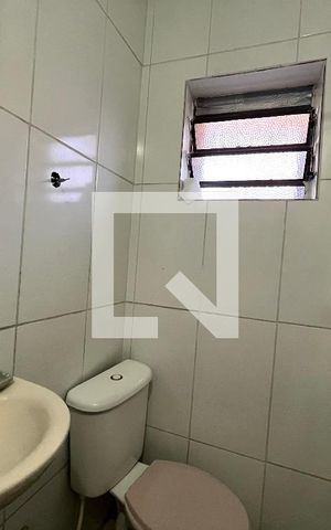 Casa para alugar com 21m², 1 quarto e sem vaga Casa para alugar com 21m², 1 quarto e sem vagaBanheiro