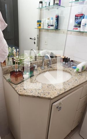 Apartamento à venda com 89m², 3 quartos e 2 vagasBanheiro da Suíte