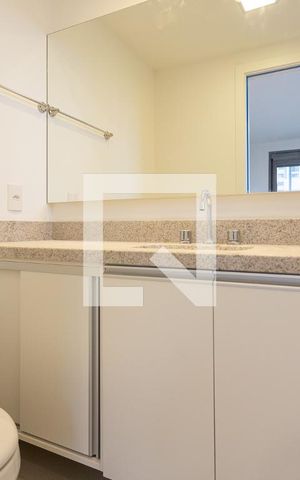 Apartamento para alugar com 69m², 2 quartos e 1 vaga Apartamento para alugar com 69m², 2 quartos e 1 vagaBanheiro da Suíte