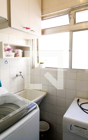 Apartamento à venda com 65m², 3 quartos e 1 vagaÁrea de Serviço