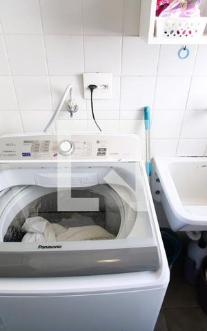 Apartamento à venda com 65m², 3 quartos e 1 vagaÁrea de Serviço